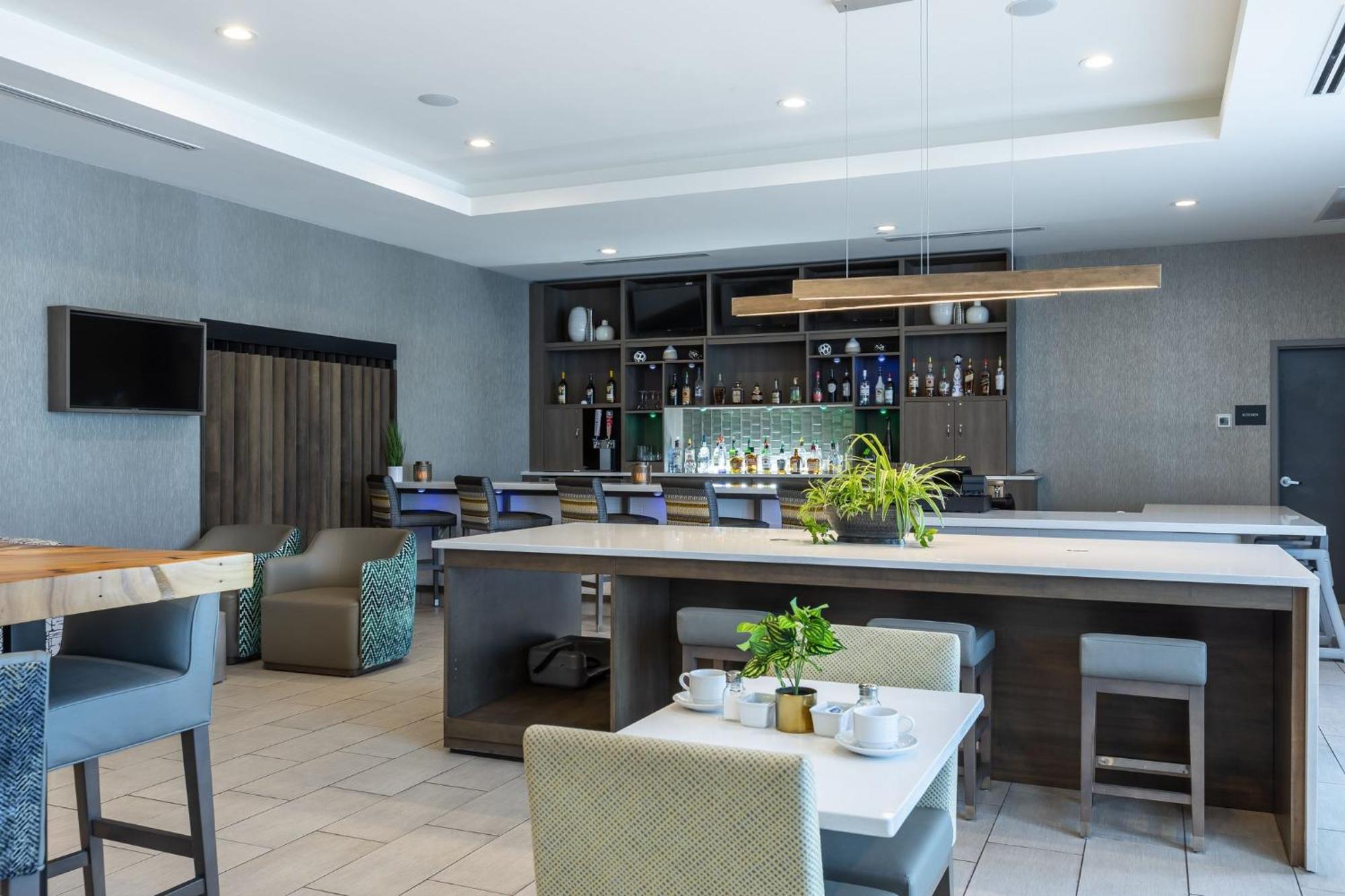 Holiday Inn Greenville - Woodruff Road By Ihg Екстер'єр фото